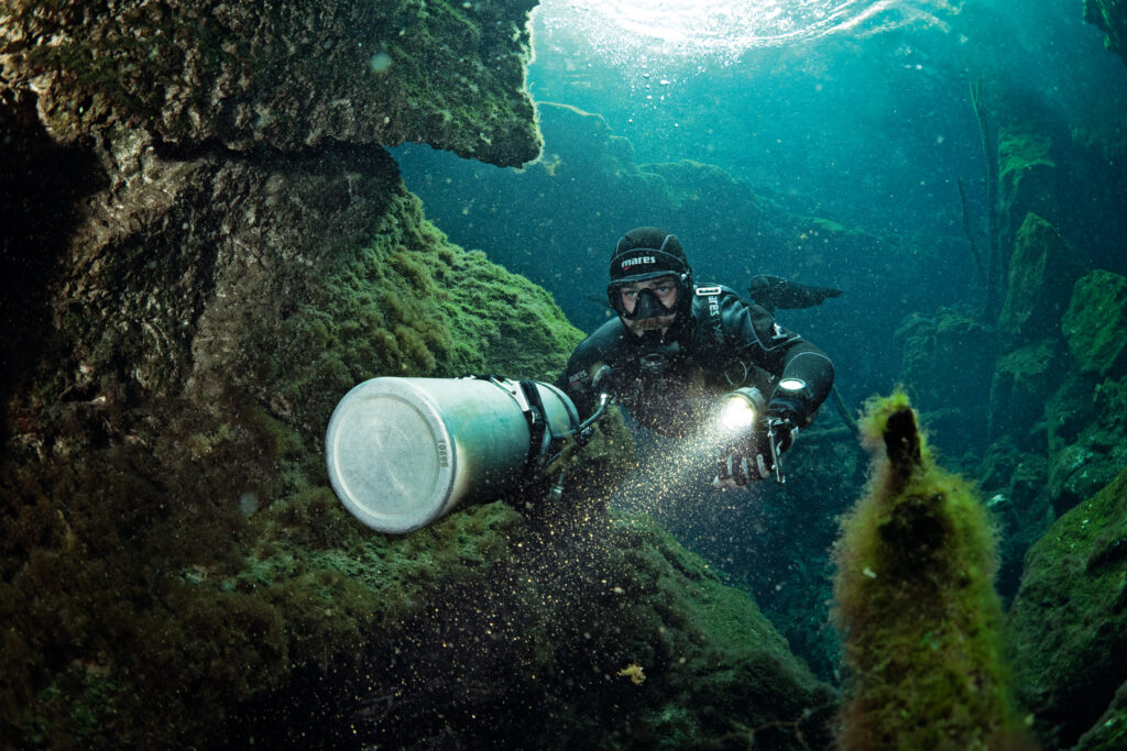 Sidemount Dive Image Copy.jpeg 1024x683